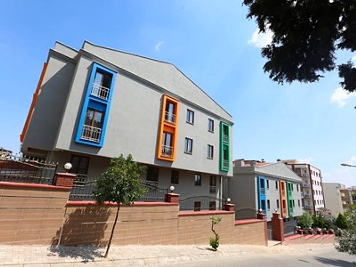Yurt binası